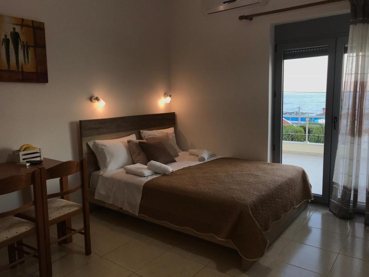 Coral Sea Studio Kokkinos Pyrgos Exterior foto