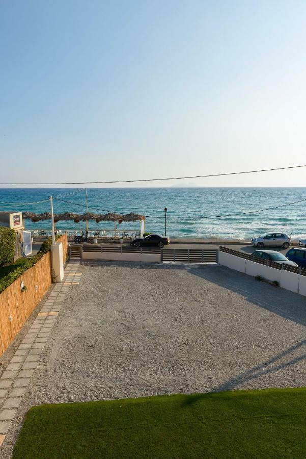 Coral Sea Studio Kokkinos Pyrgos Exterior foto